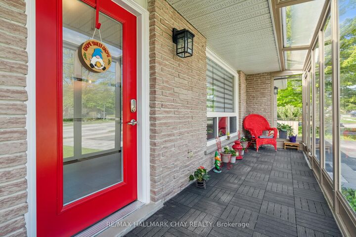 Property Photo: 257 Edgehill Drive ON L4N 7W9