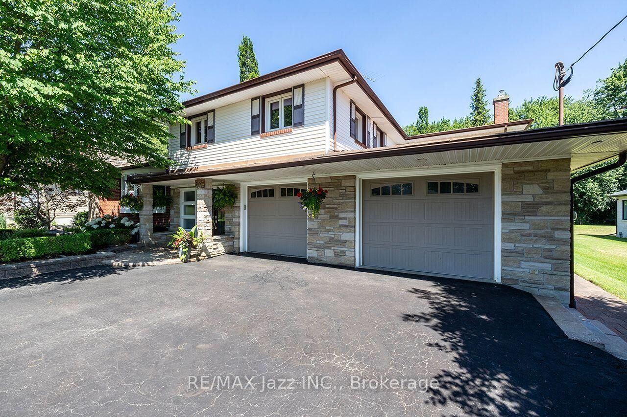 Property Photo: 624 Roselawn Avenue ON L1L 1B2