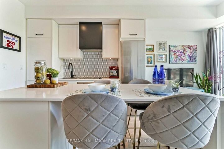 Property Photo: 899 Queen Street E 307 ON M4M 1J4