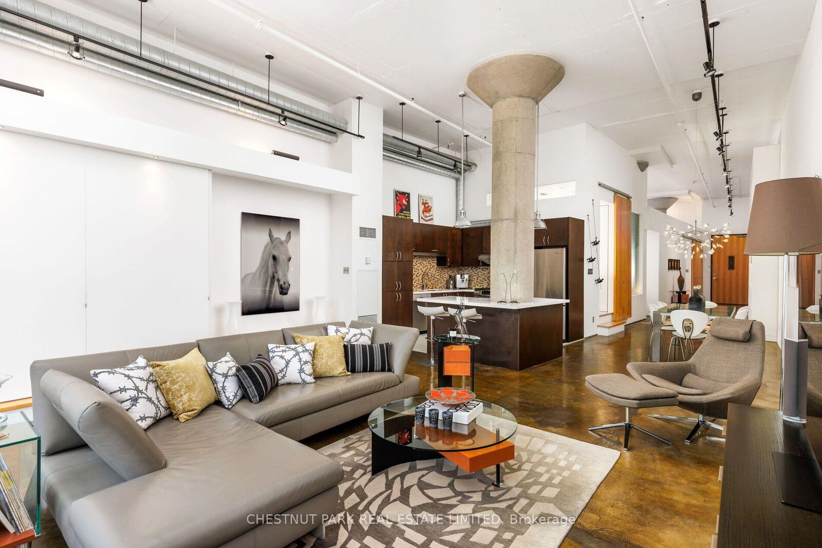 Property Photo: 90 Sumach Street W 306 ON M5A 4R4