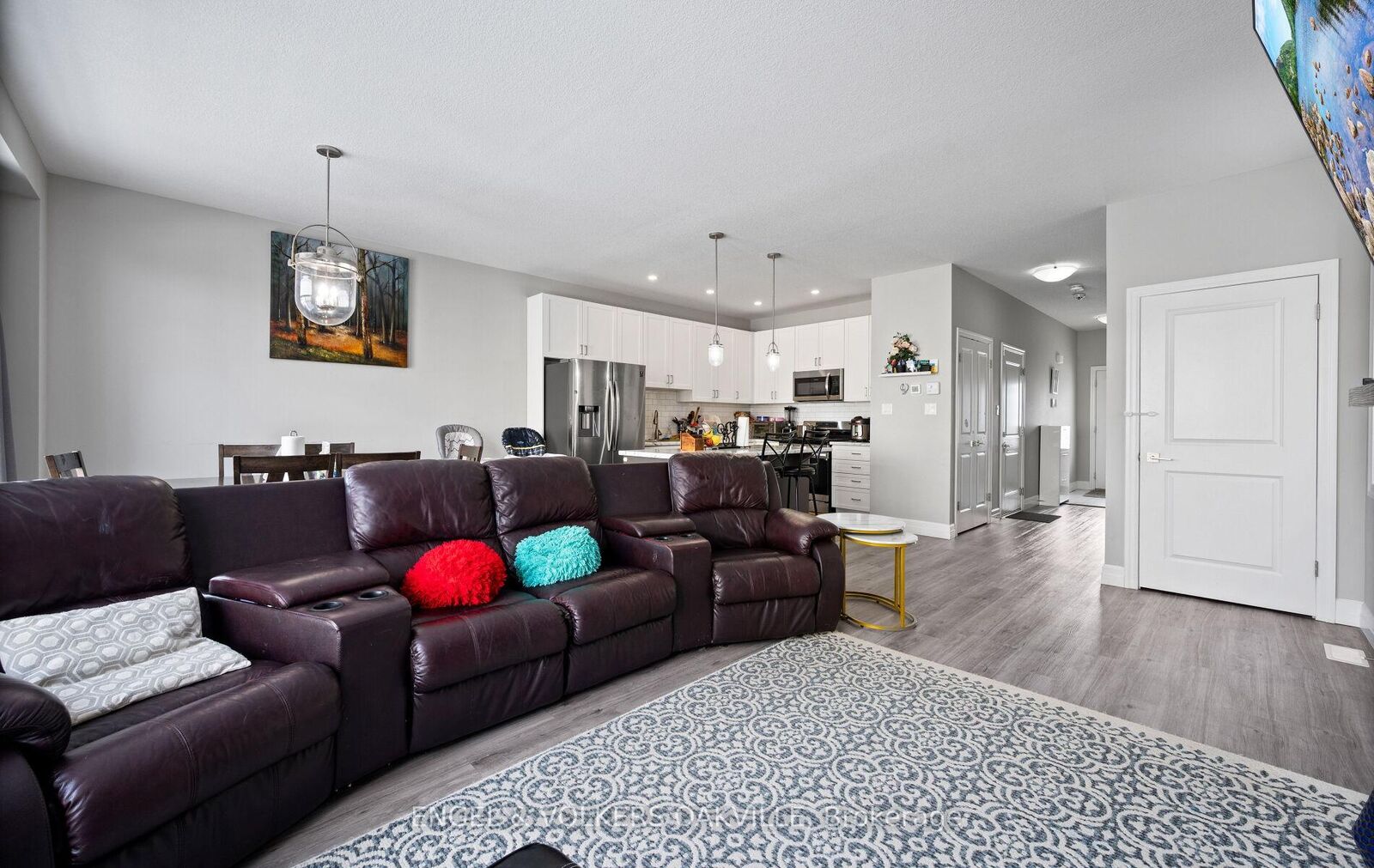 Property Photo: 1023 Devonshire Avenue 29 ON N4S 5S1