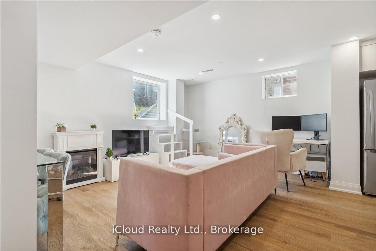 Photo de la propriété:  925 Hickory Crescent  ON L9E 1P6 