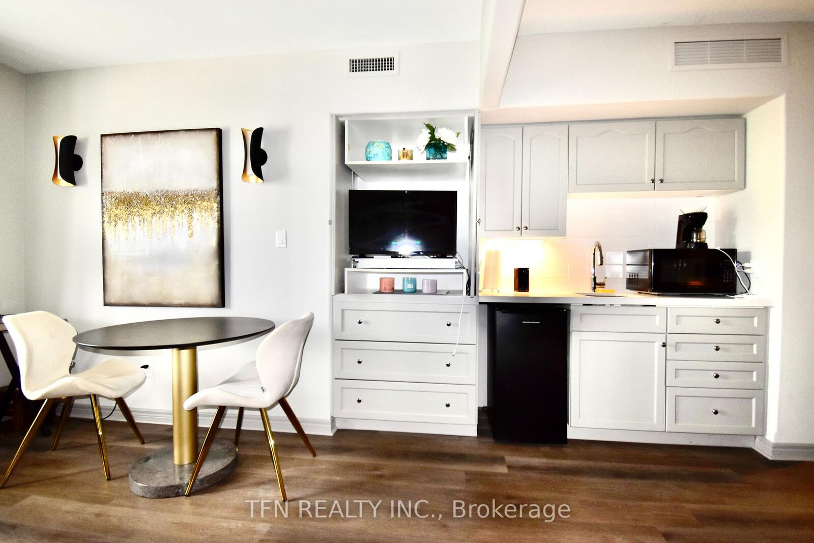 Property Photo: 90 Highland Drive 2498-1 ON L0L 2L0