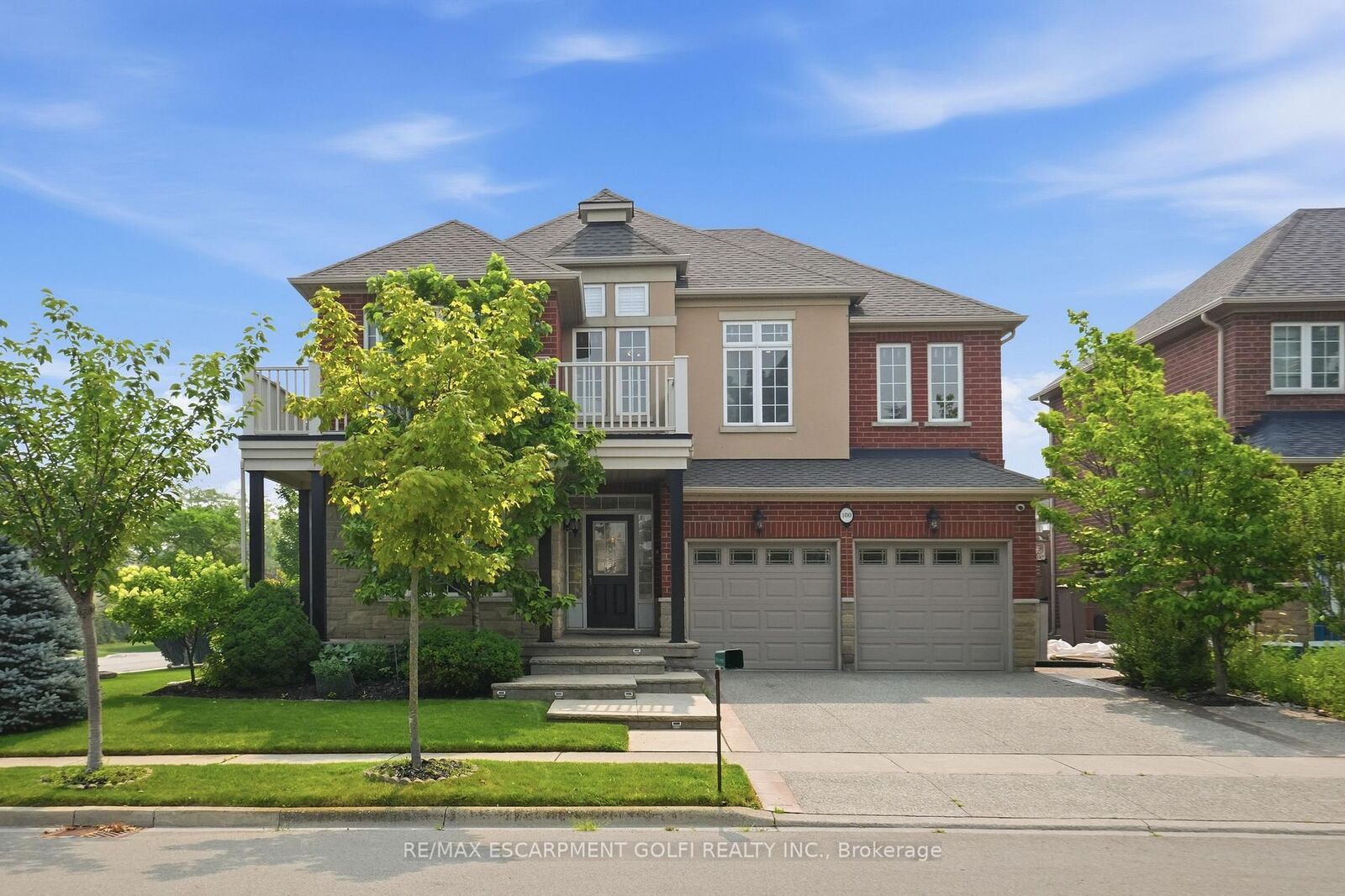 Property Photo:  