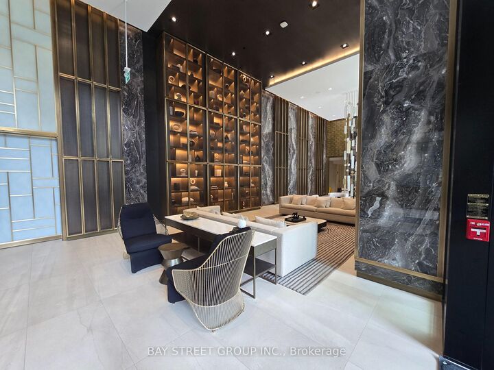 Property Photo: 127 Broadway Avenue 2603 ON M4P 1V4
