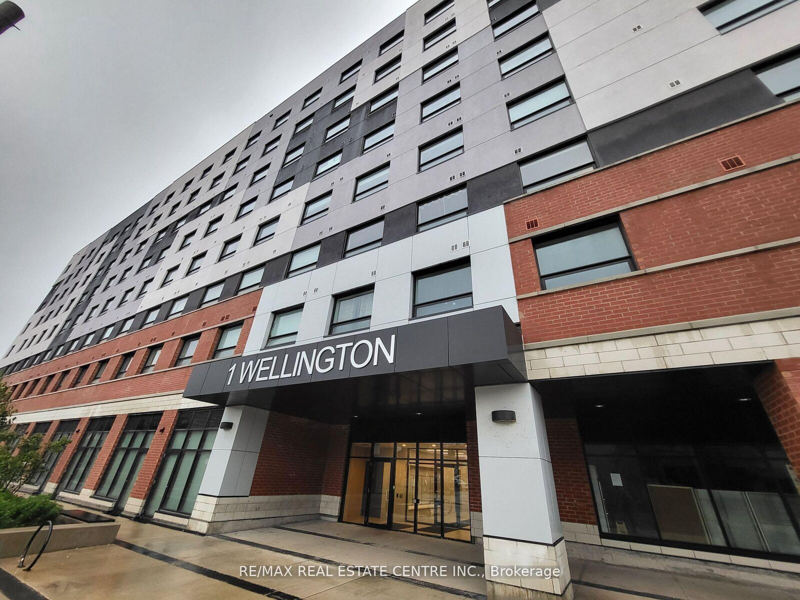 Property Photo:  1 Wellington Street 418  ON N3T 2L3 