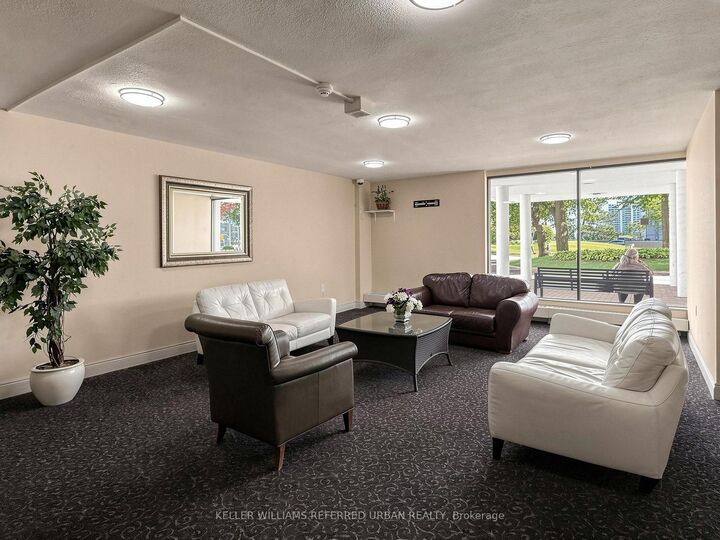 Property Photo: 10 Parkway Forest Drive 1111 ON M2J 1L3