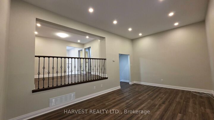 Property Photo: 54 Paul Markway Court ON M2H 1S7