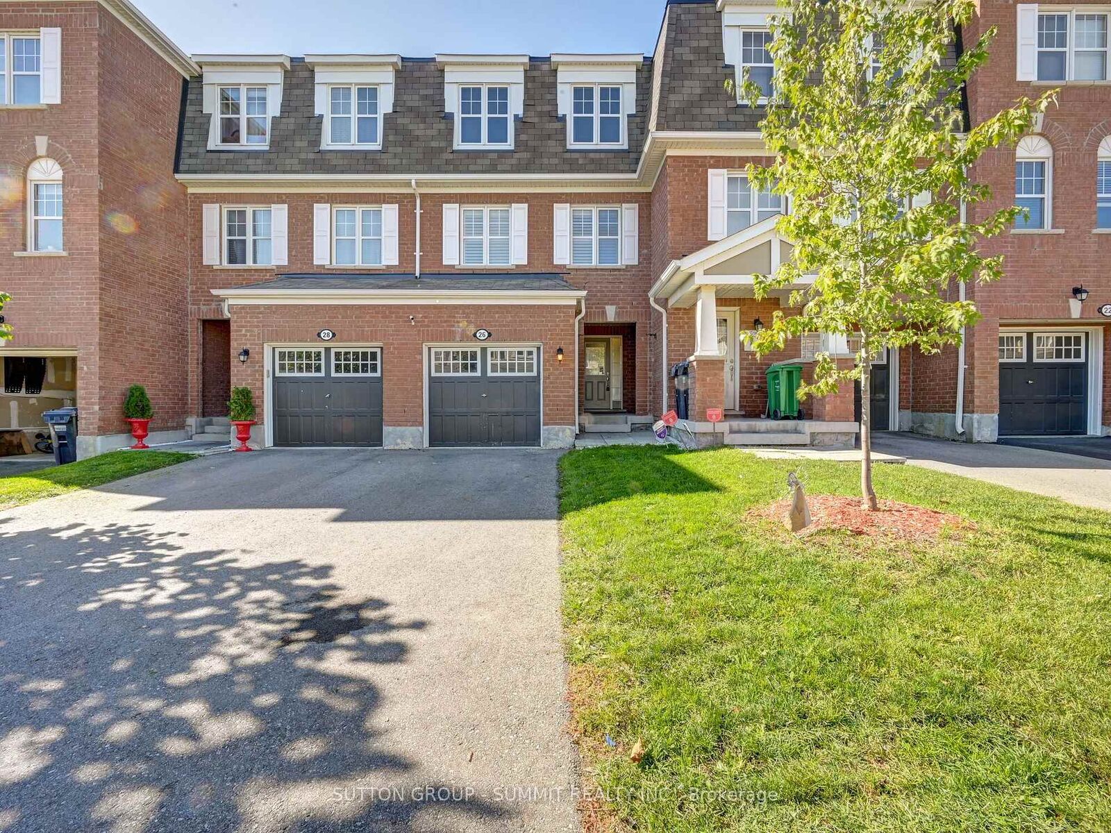 Property Photo:  26 Quillberry Close  ON L7A 4N8 
