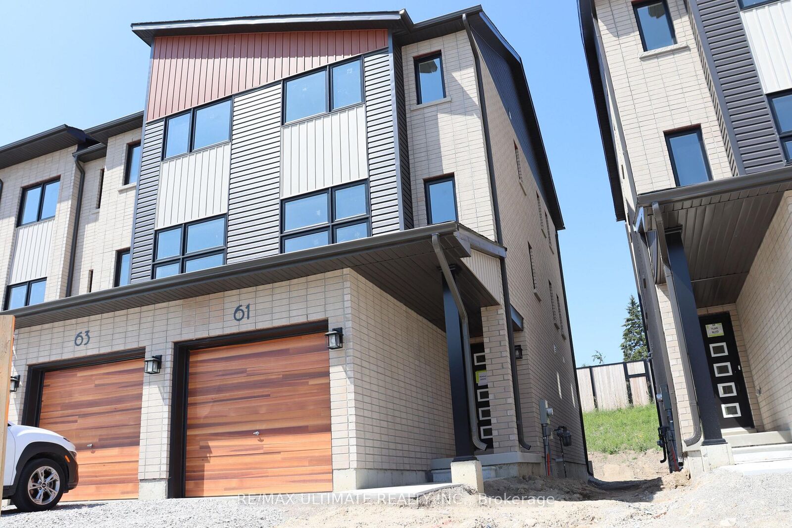 Property Photo: 61 Flan Boulevard ON L9J 1C6