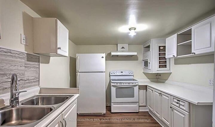 Property Photo: 49 Don Mor Drive Bsmt ON L3Y 1G8