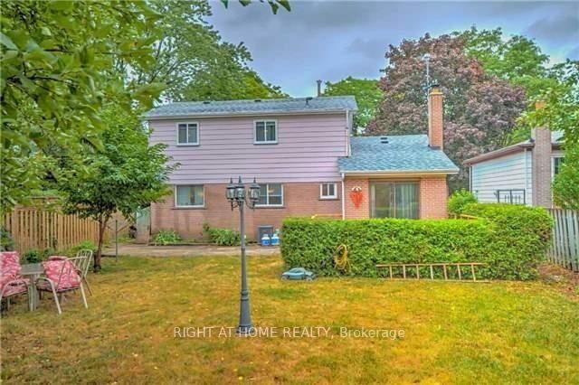 Property Photo: 54 Penwick Crescent ON L4C 5B4