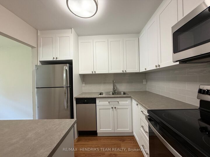 Property Photo: 158 Fitch Street 111 ON L3C 4V6