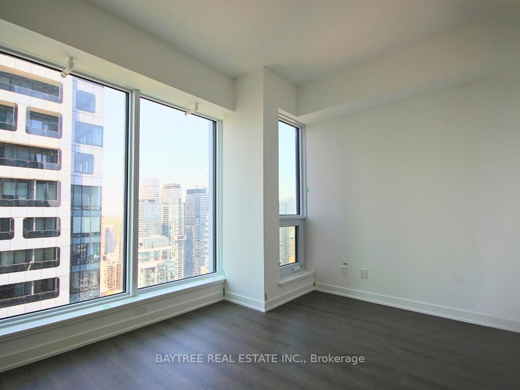 Property Photo: 8 Wellesley Street W 3106 ON M4Y 3B2