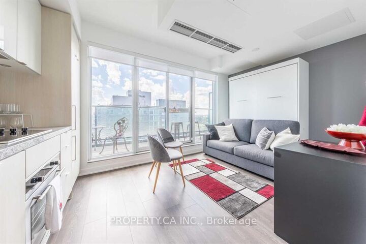 Property Photo: 115 Blue Jays Way 4008 ON M5V 0N4