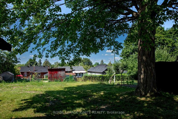 Property Photo: 38 Parent Avenue Main ON M3M 1Z7