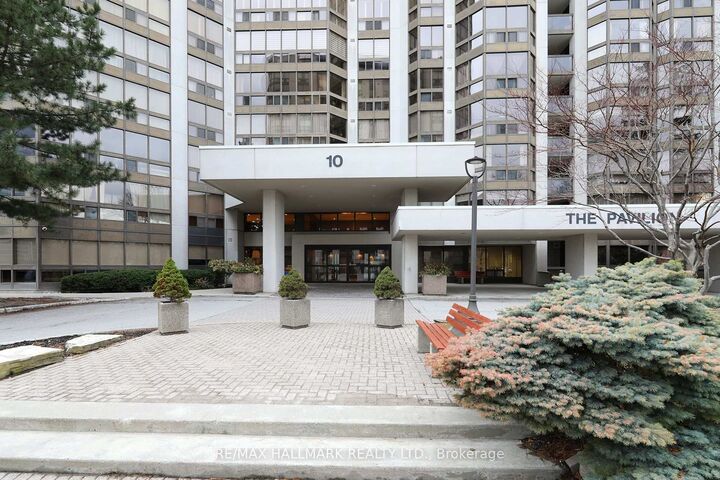Property Photo: 10 Kenneth Avenue 1704 ON M2N 6K6