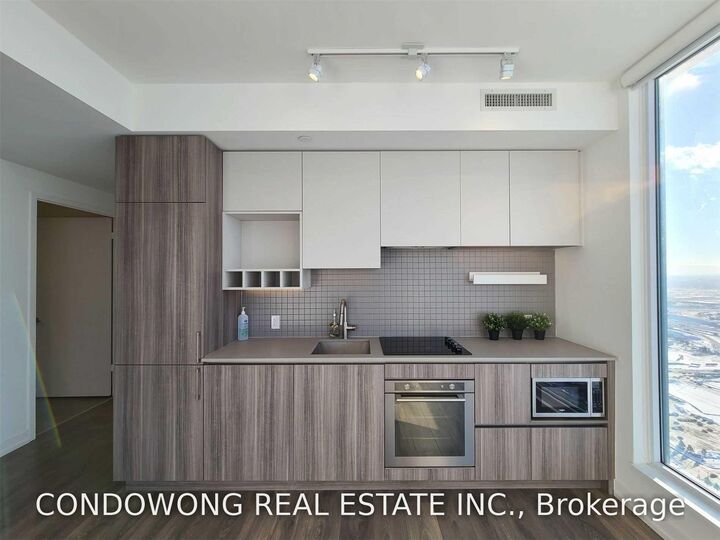 Property Photo: 898 Portage Parkway 5910 ON L4K 0J6