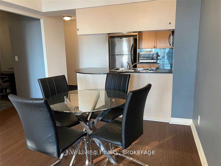Property Photo: 4090 Living Arts Drive 2007 ON L5B 4M8