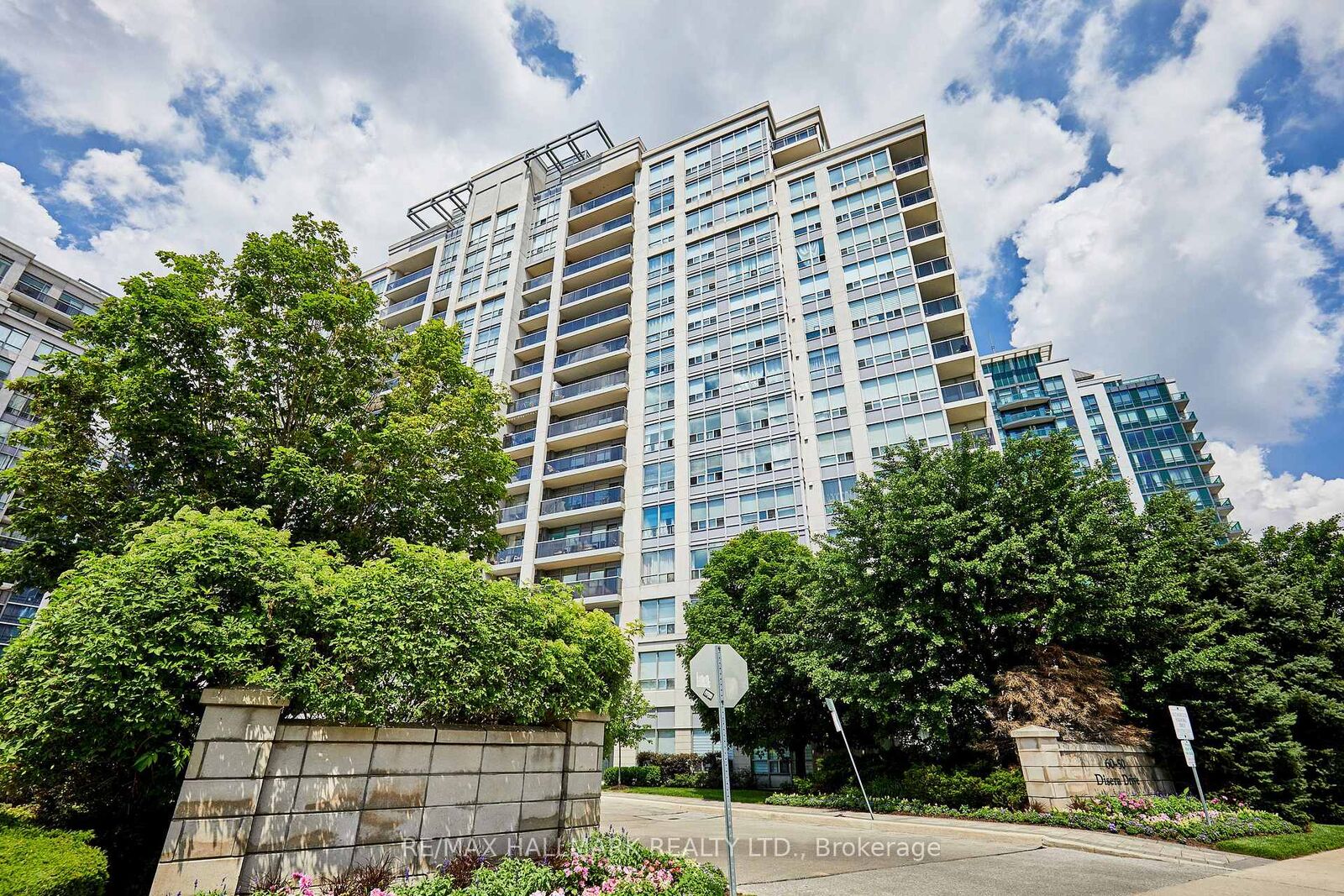 Property Photo: 60 Disera Drive 307 ON L4J 9G1