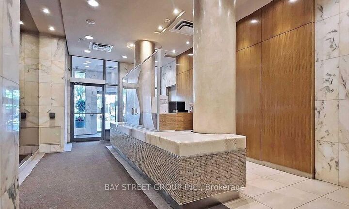Property Photo: 736 Spadina Avenue 801 ON M5S 2J6