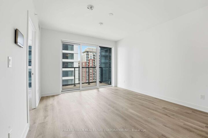 Property Photo: 370 Martha Street 909 ON L7R 0G9