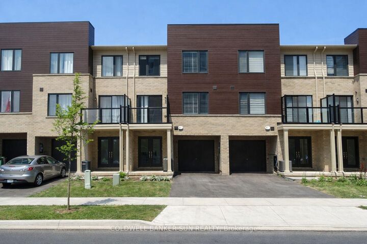 7 Roxanne Drive — photo 1