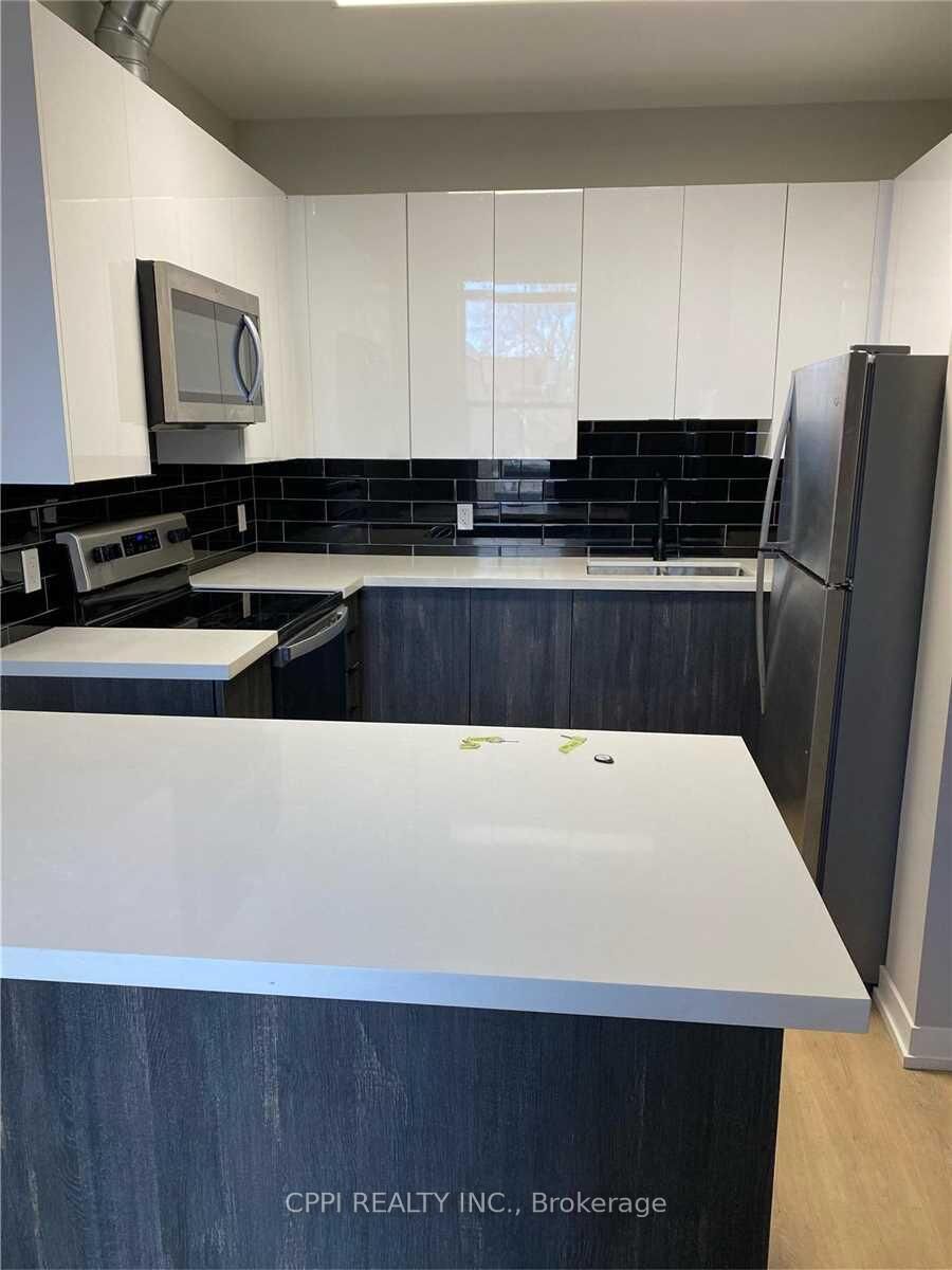 Property Photo: 140 Simcoe Street 206 ON K9H 0K5