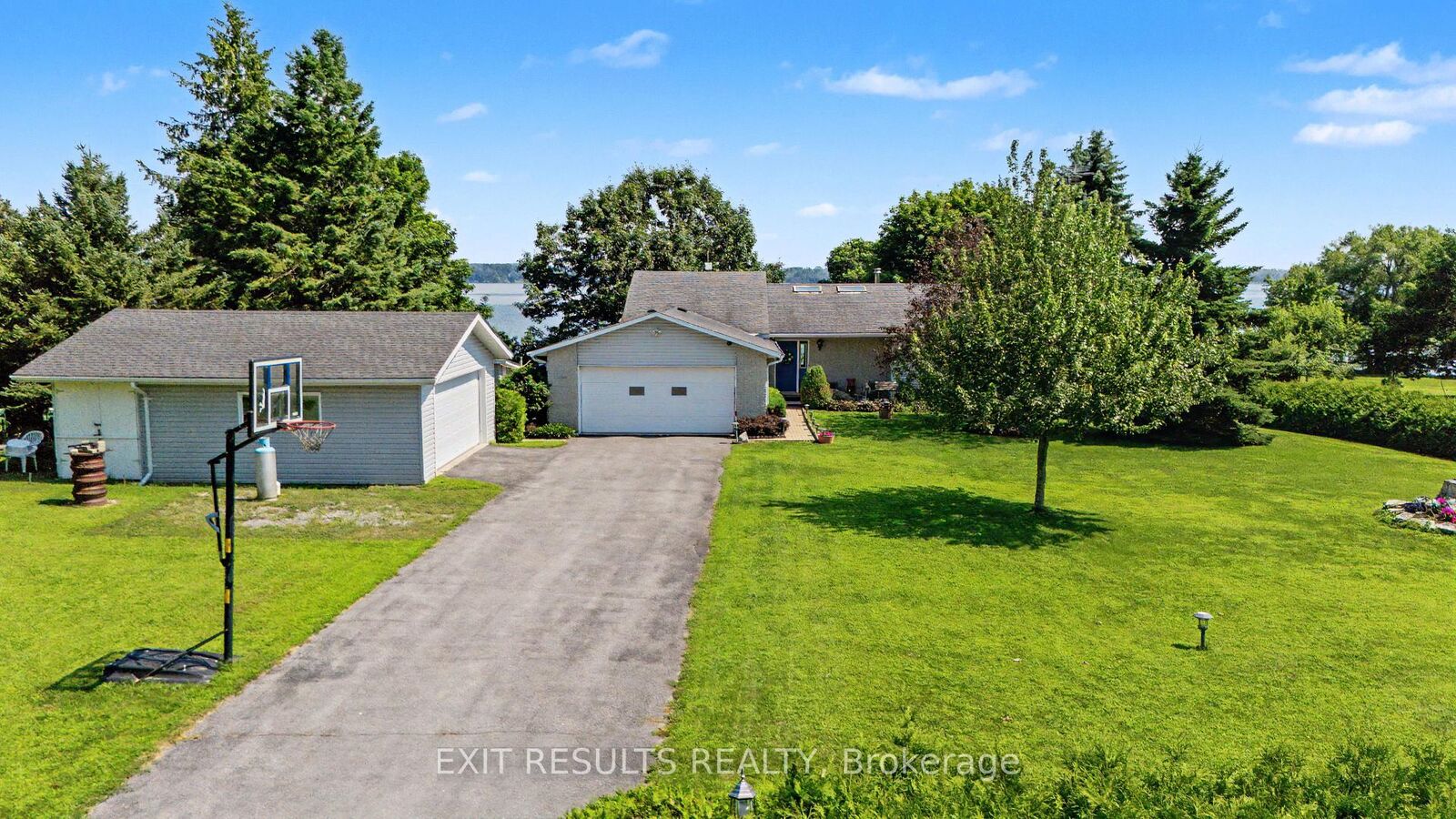 Property Photo: 51 Elizabeth Street ON K0H 2Y0
