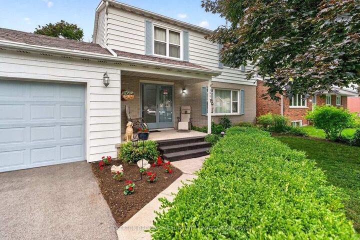 Property Photo: 160 Elmwood Drive ON K7G 1N9