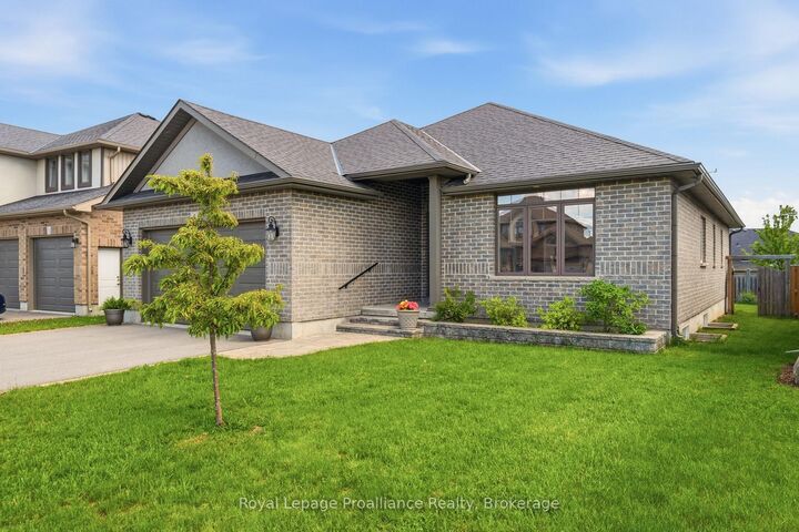5 Kempton Avenue — photo 1