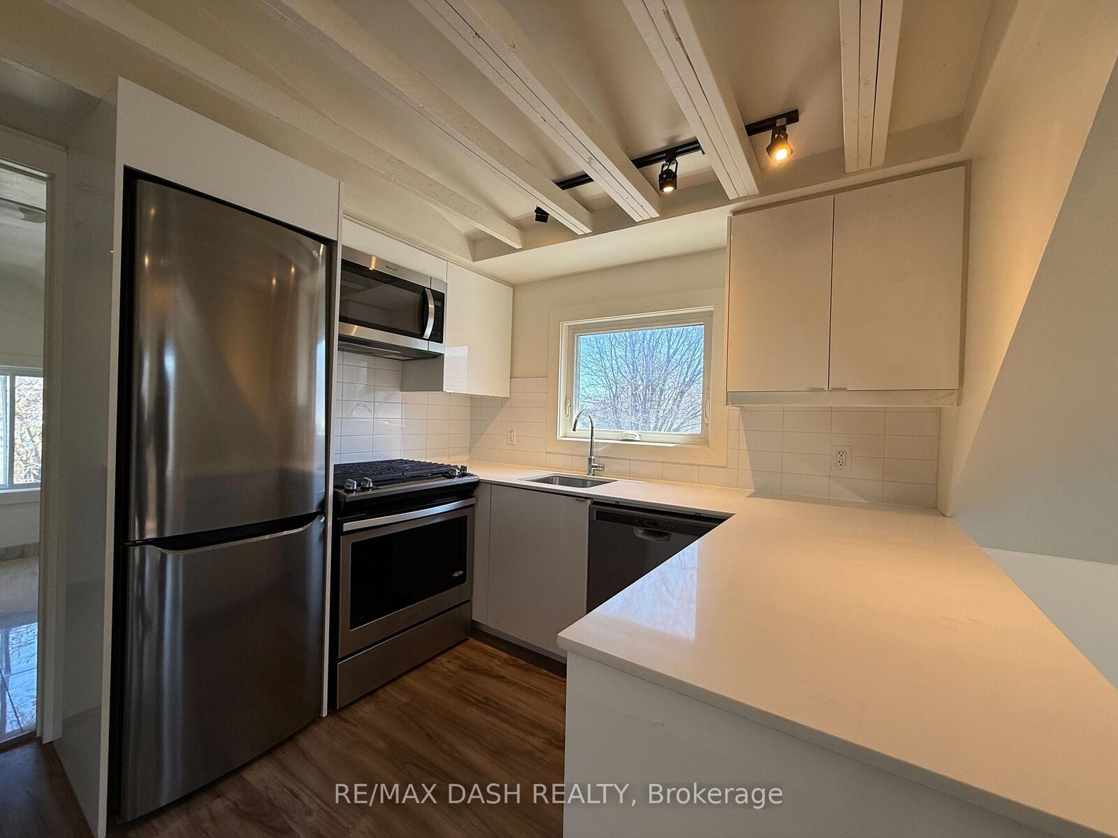 Property Photo: 263 Boston Avenue 4 ON M4M 2V4