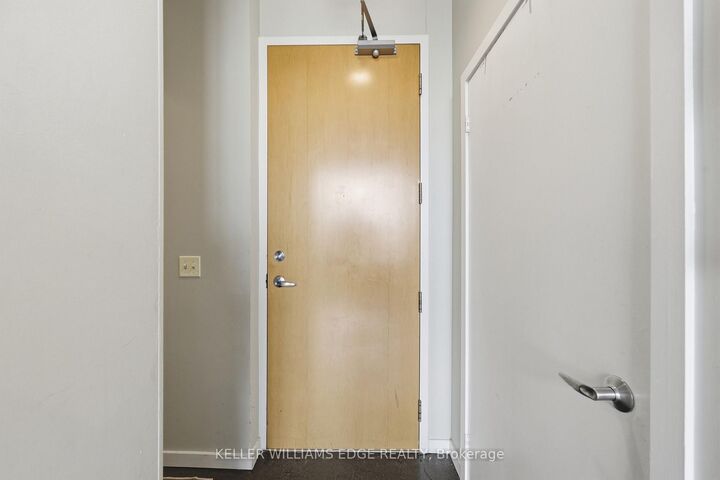 Property Photo:  410 King Street W 307  ON N2G 1C3 