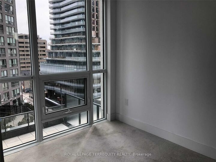 Property Photo:  955 Bay Street 803  ON M5S 0C6 