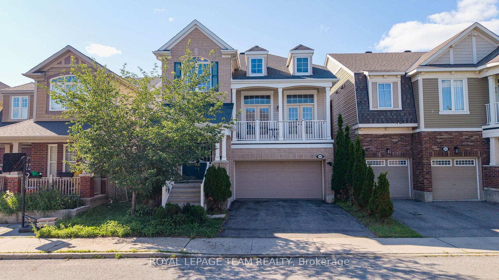 Property Photo: 340 Gallantry Way ON K2S 0R1