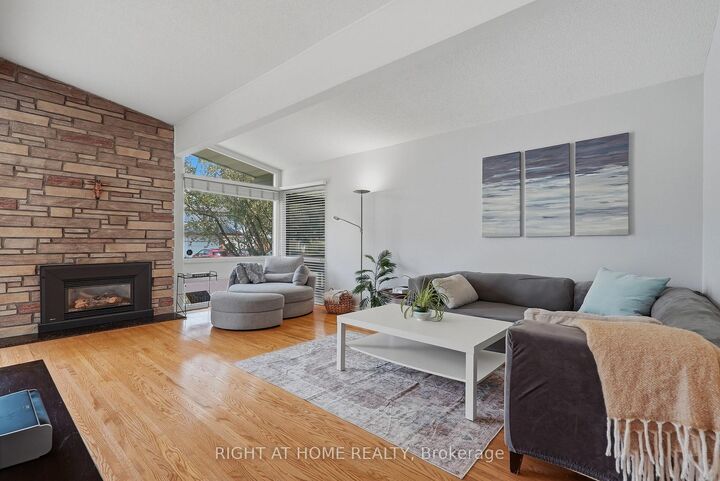 Property Photo: 1272 Collins Avenue ON K1V 6C8