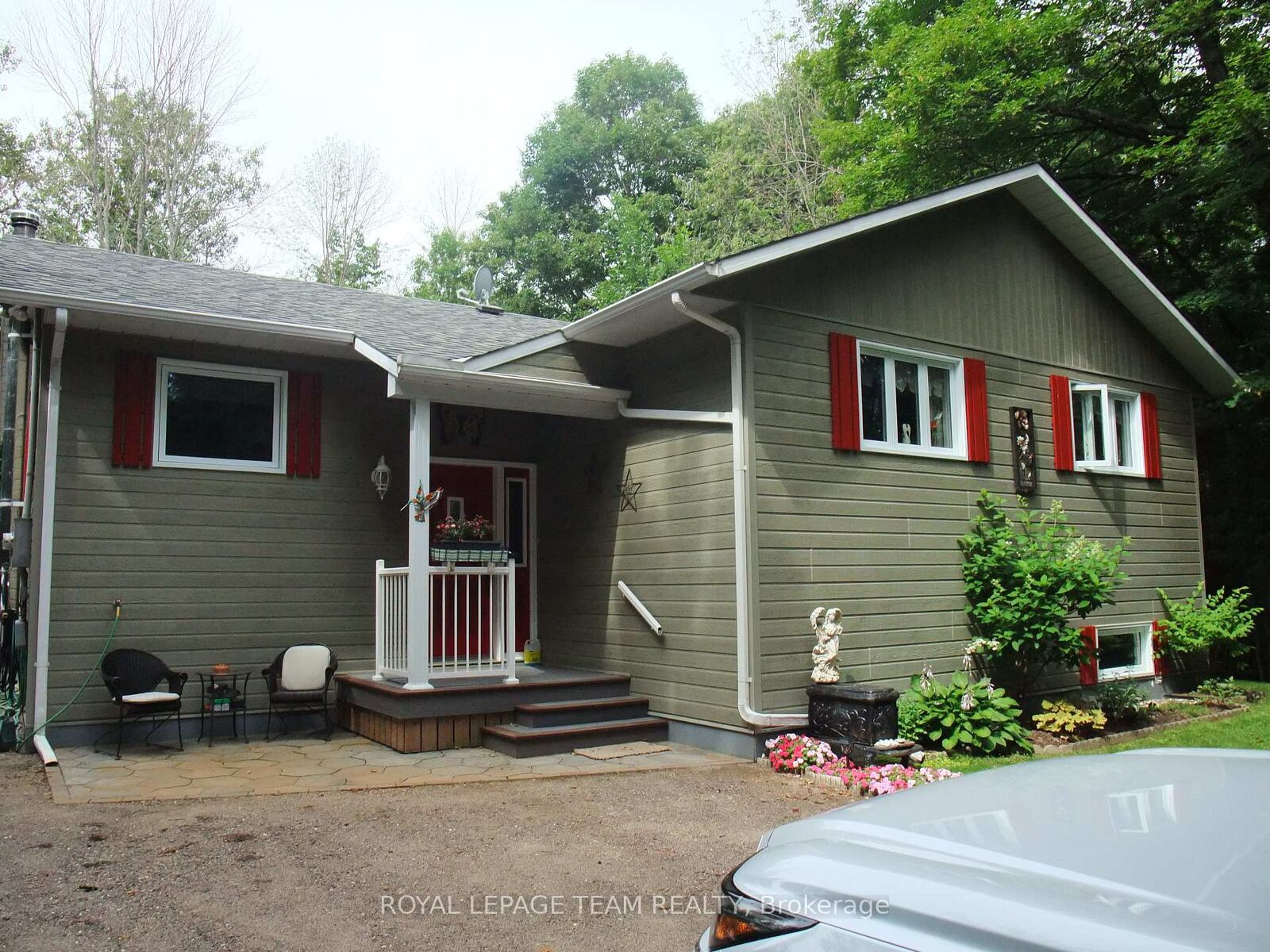 Property Photo: 1563 Goshen Road ON K7V 3Z5