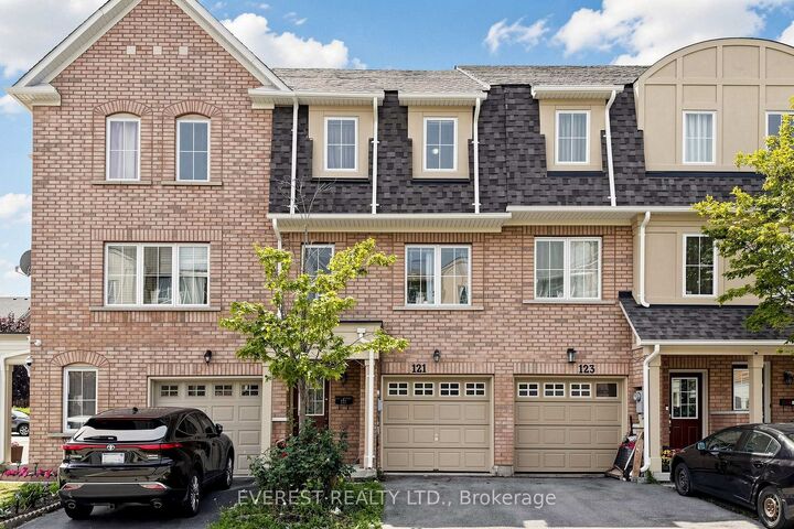 121 Jenkinson Way — photo 1