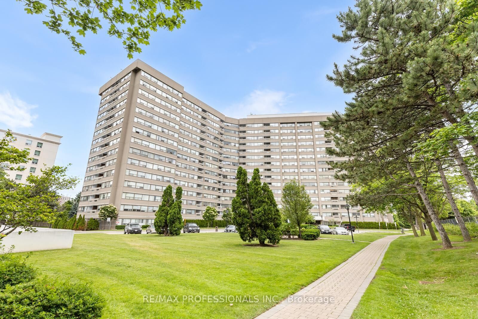 Property Photo: 475 The West Mall N/A 406 ON M9C 4Z3