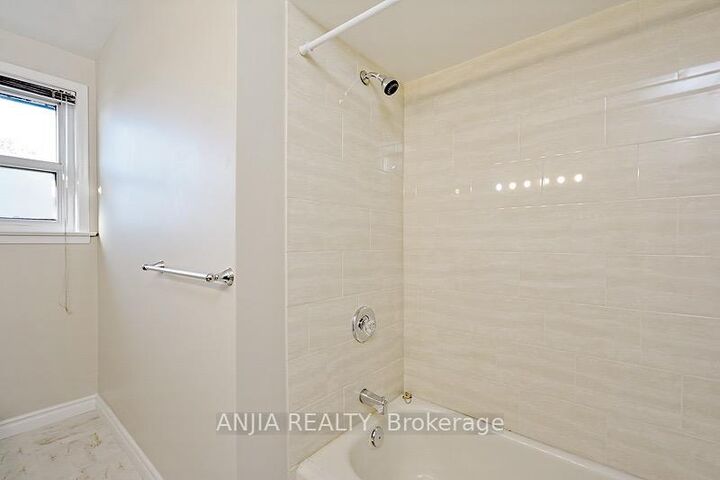 Property Photo: 80 Alamosa Drive Upper ON M2J 2N9