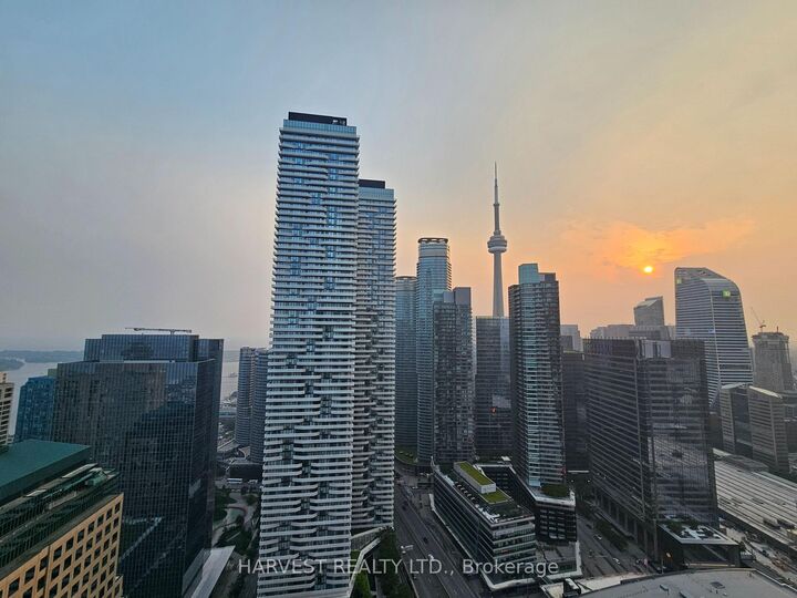Property Photo: 33 Bay Street 4702 ON M5J 2Z3