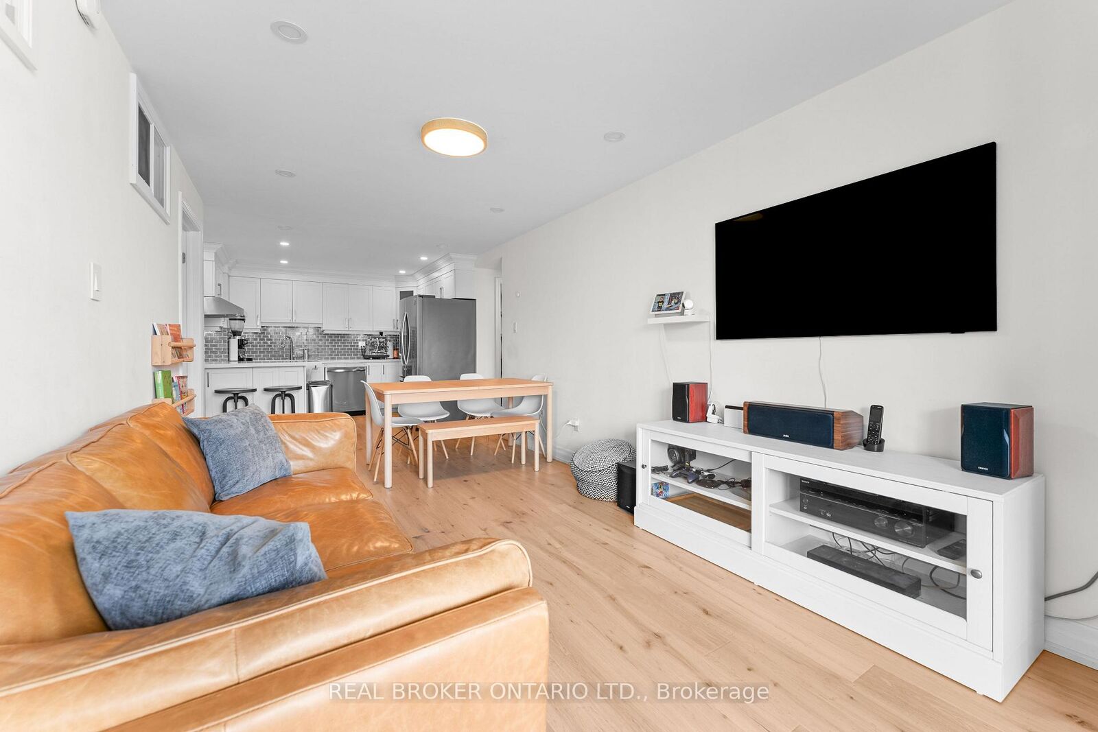 Property Photo: 99 Cameron Street 502 ON M5T 3A2
