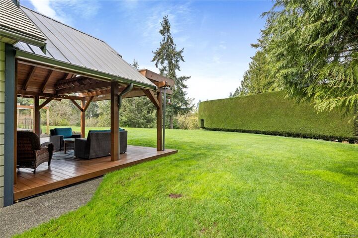 Property Photo: 1204 Bazett Rd BC V9L 5S8