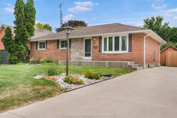 66 Holland Avenue — photo 1