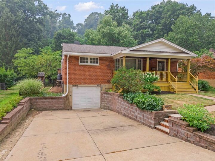 Property Photo:  807 Sleepy Hollow Rd  PA 15234 