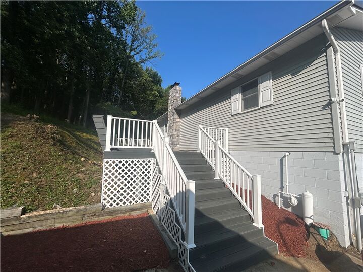 Property Photo:  328 Adelaide Rd  PA 15425 