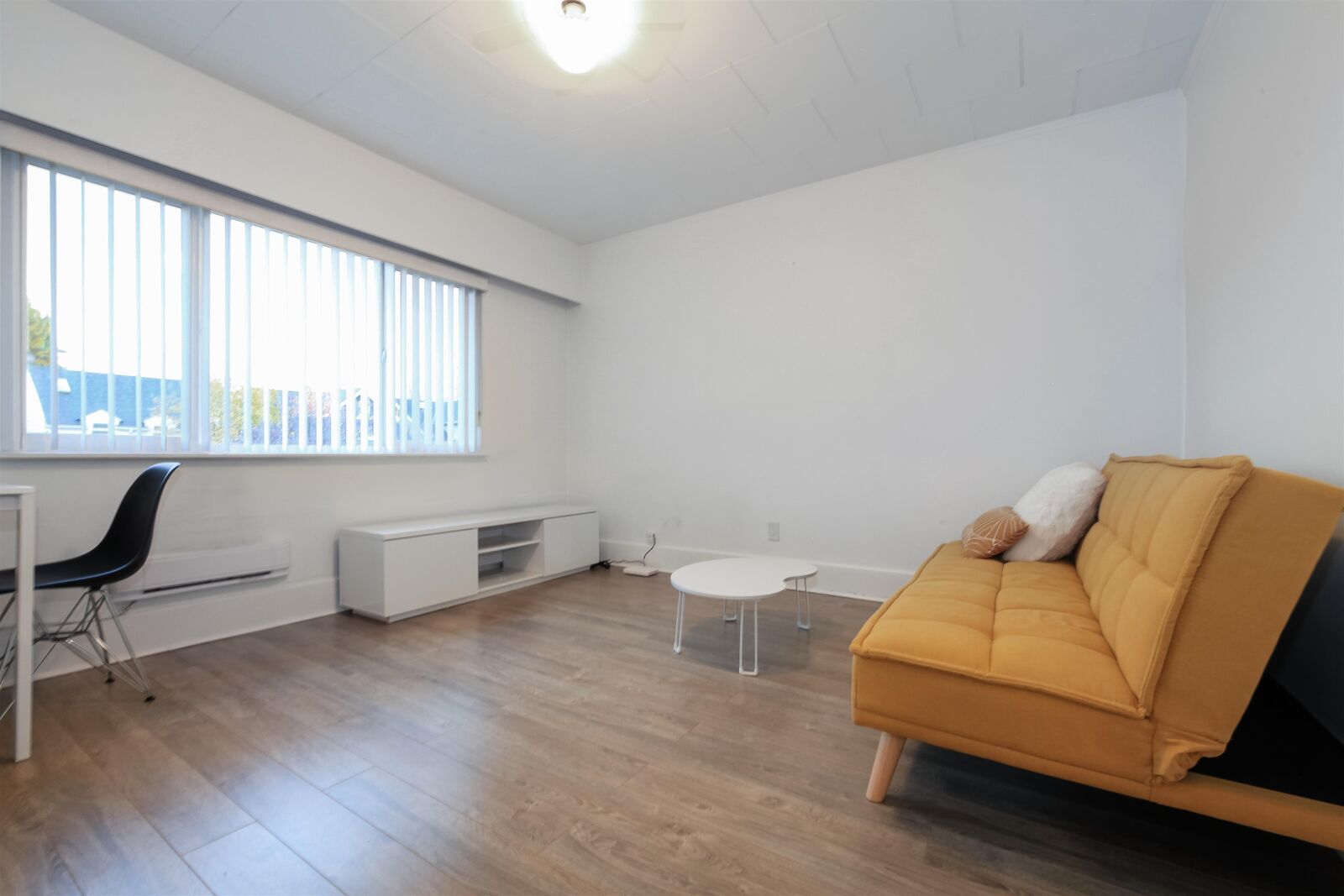 Property Photo:  315 W 19th Avenue Top-Floor  BC V5Y 2B6 