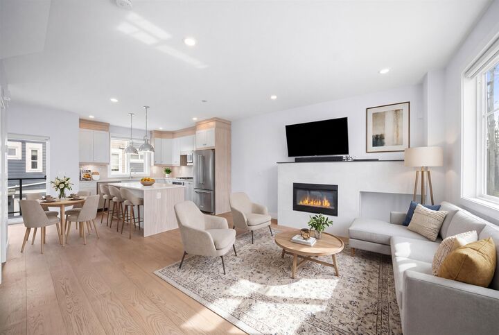 5377 8A Avenue 7 — photo 1