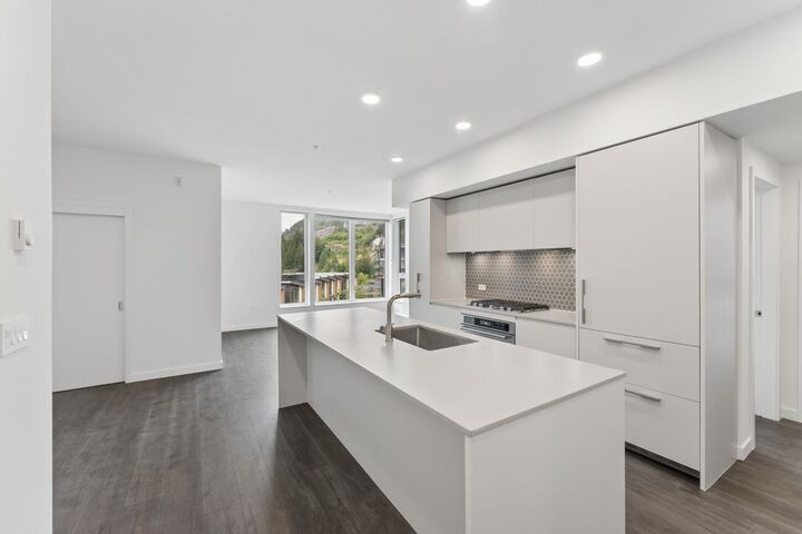 Property Photo: 1500 Scott Crescent 421 BC V8B 1G5