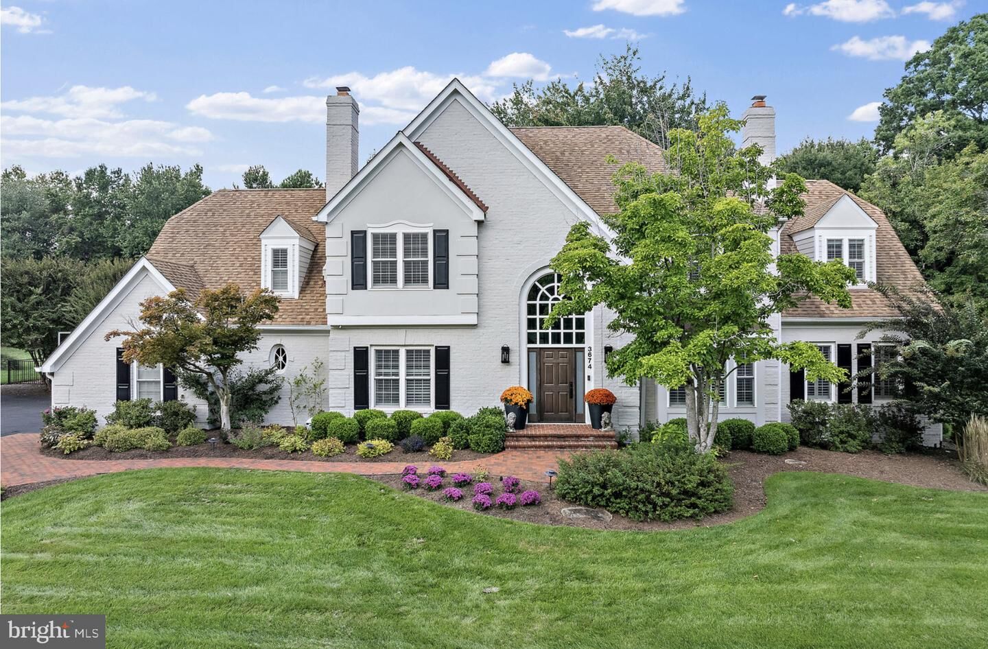 Property Photo:  
